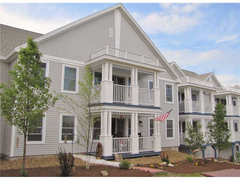 Condo Close to Camden and Rockport Harbors on the coast of Maine 
		and Penobscot Bay 