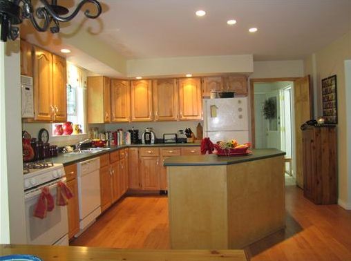 Maine Contemporary cape in tranquil setting - Close to the shore, village wharf & golf course - Bayside Village Maine Real Estate Listing 