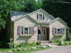 Maine Real Estate Listing - Cozy Bayside Village Arts & Crafts-style bungalow