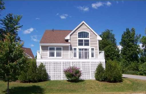 Freestanding Water View
Contemporary Condo in Belfast, Maine