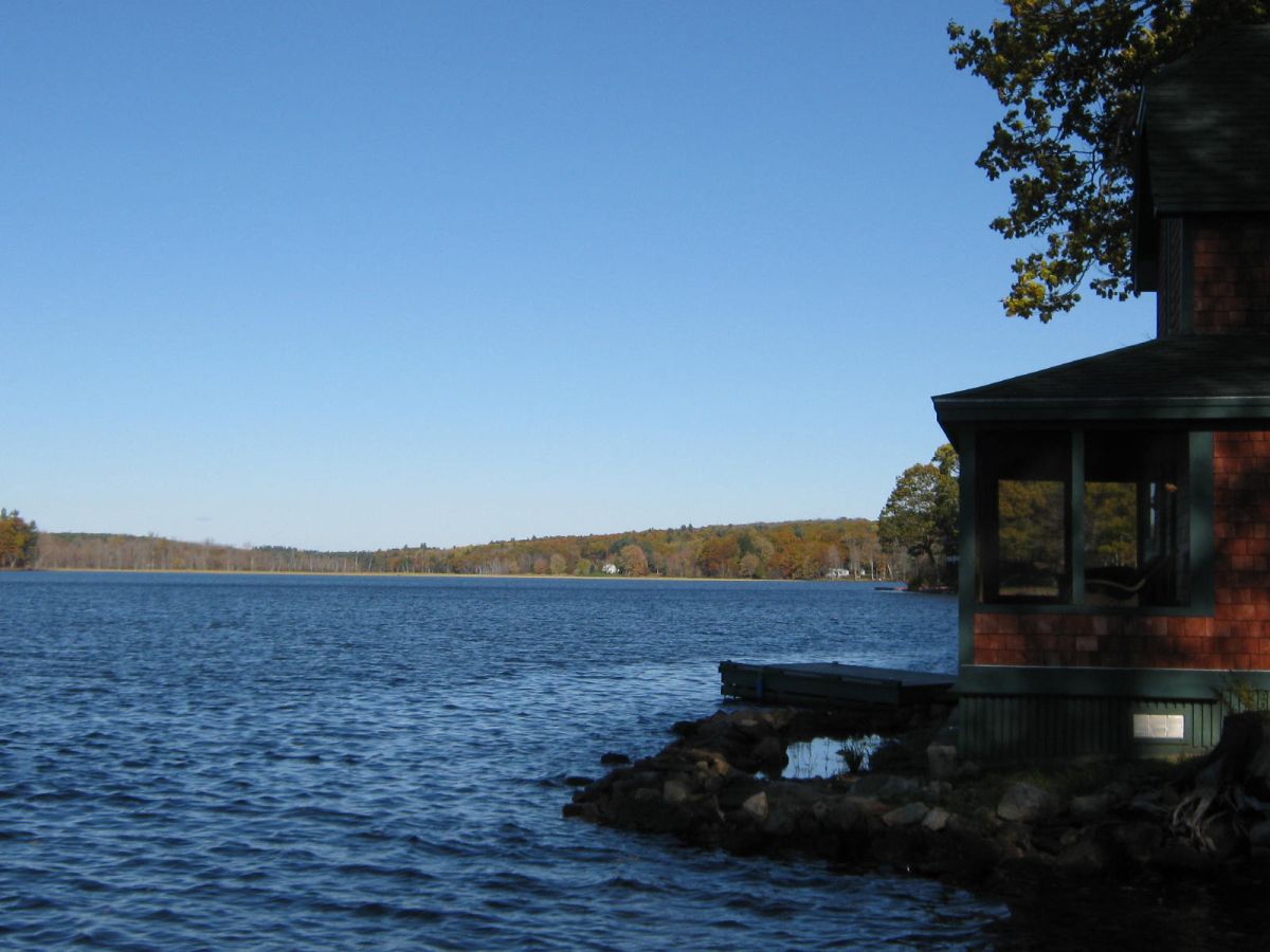 Maine Waterfront Lakes and Ponds Vacation Getaways Vol.1