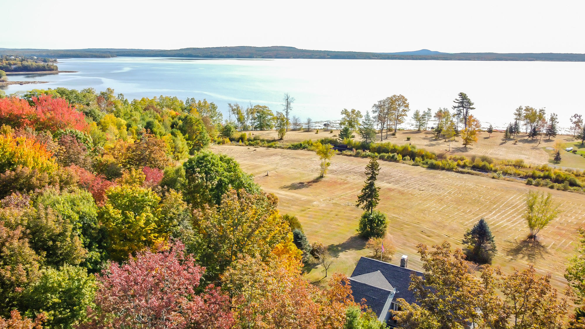 Oceanfront views from 3 bedroom contemporary rance