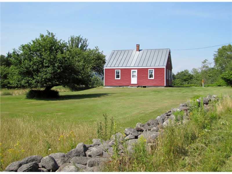 Saltwater View Cape on 4 acres for sale on the coast of Maine