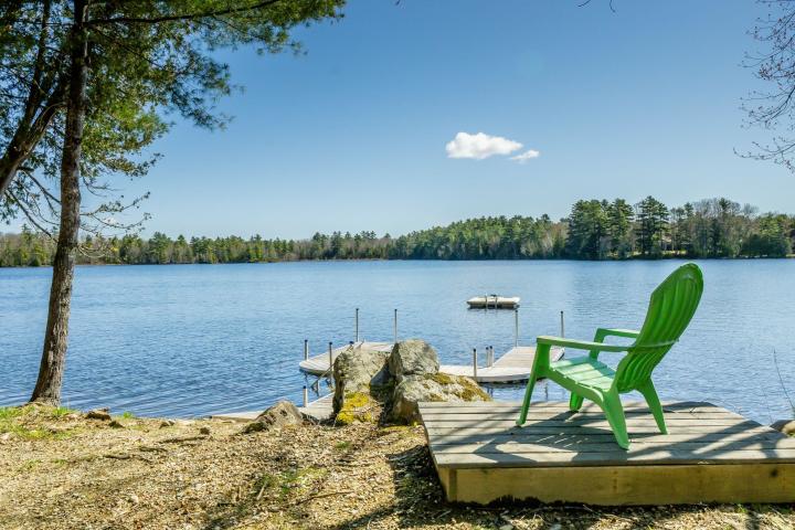 year-round lakefront home nestled at the end of a private lane 200 feet of watwerfront