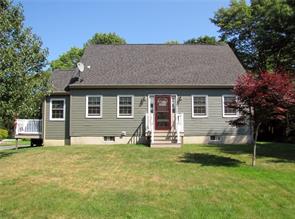 3 bedroom, 2 bath, cape style home for sale in 
		South Thomaston on the coast of Maine