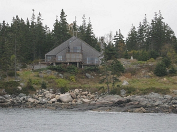 Contemporary oceanfront home in Maine