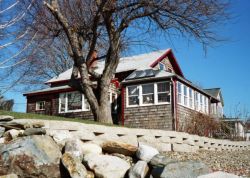 oceanfront cottage on the coast of maine